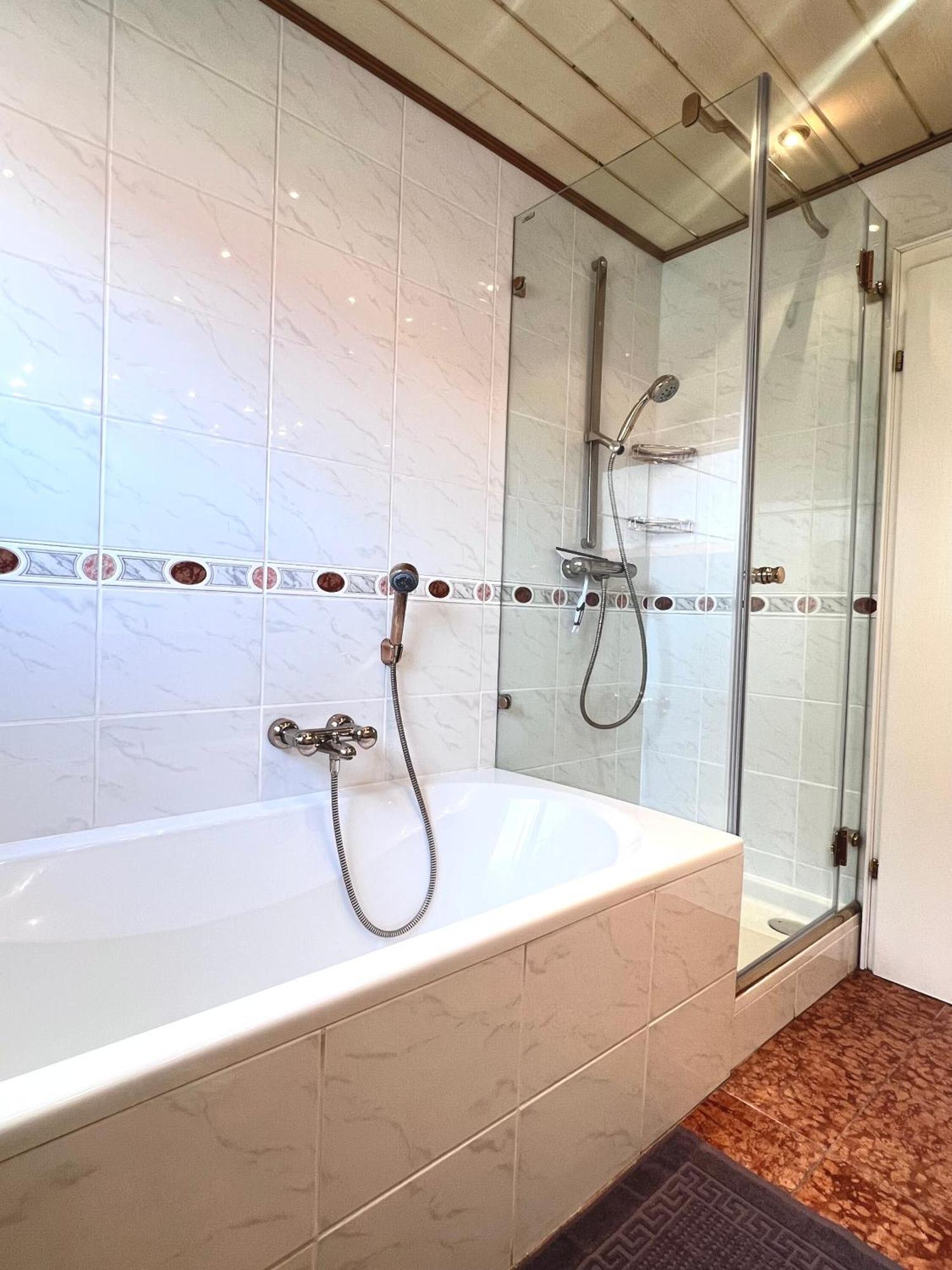 Privates Ferienhaus Mit Pool & Whirlpool Zentral In Bad Duerkheim Exterior photo